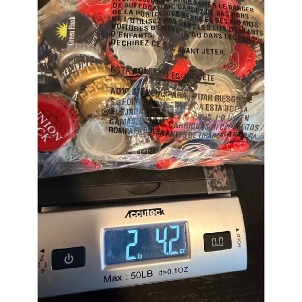 Bulk Lot Beer Bottle Caps Collection Vintage Crafting Supplies Display - Picture 4 of 4